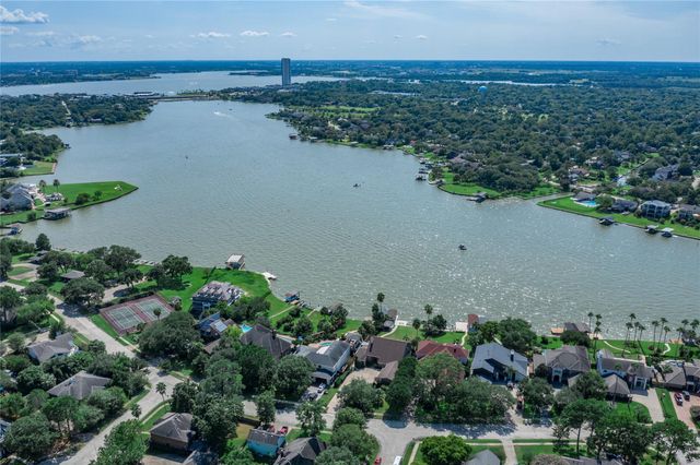 1623 Lake Arbor Drive, El Lago, TX 77586