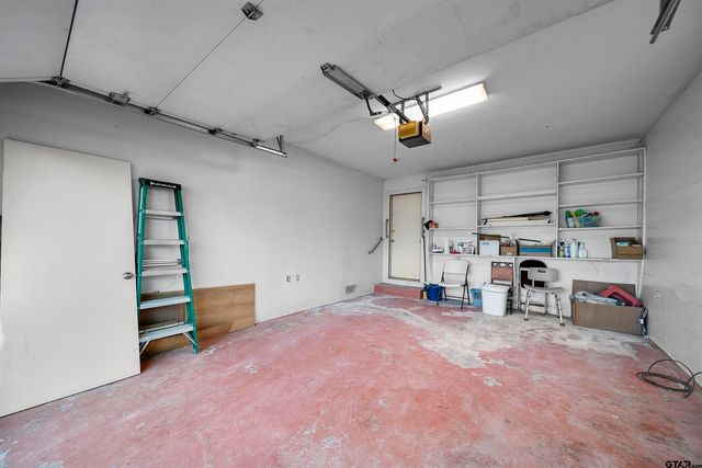 604 E Pennsylvania Ave, Van, TX 75790