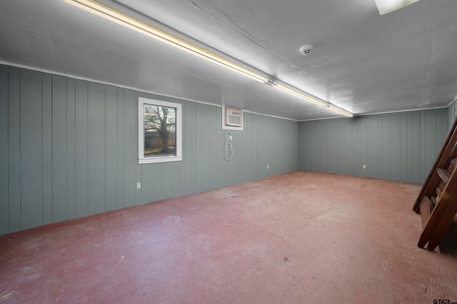 604 E Pennsylvania Ave, Van, TX 75790