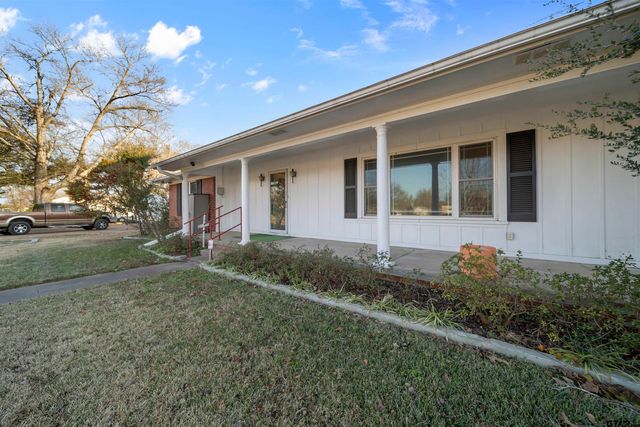 604 E Pennsylvania Ave, Van, TX 75790