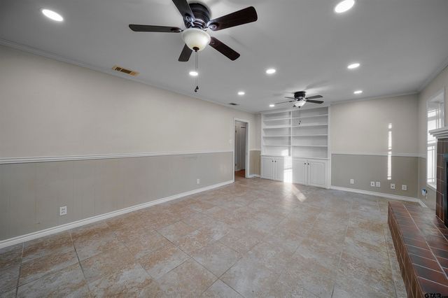 604 E Pennsylvania Ave, Van, TX 75790