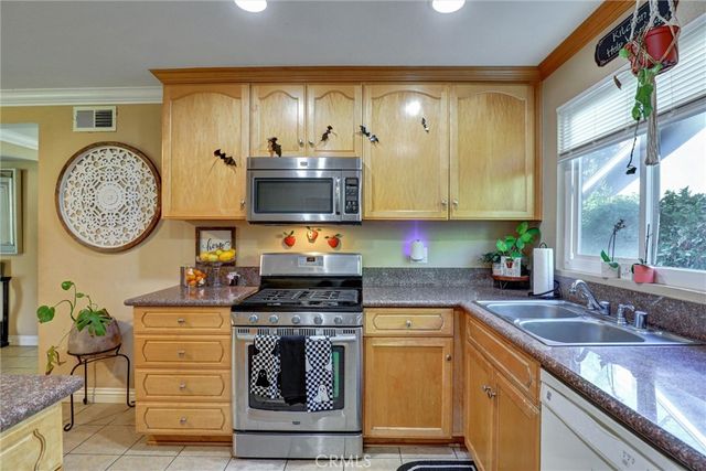 15391 Rushmoor Lane, Huntington Beach, CA 92647