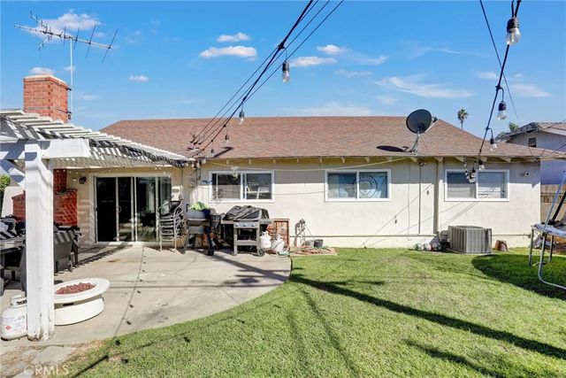 15391 Rushmoor Lane, Huntington Beach, CA 92647