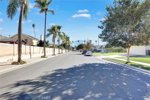 15391 Rushmoor Lane, Huntington Beach, CA 92647