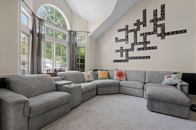 242 Golfview Drive, Schererville, IN 46375