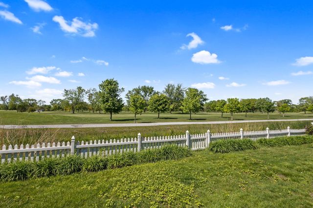 242 Golfview Drive, Schererville, IN 46375