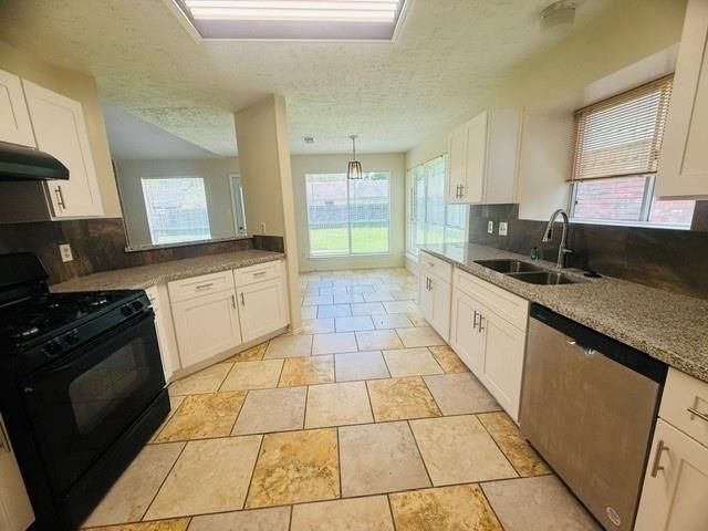1931 Wildwood Ridge Drive, Missouri City, TX 77489