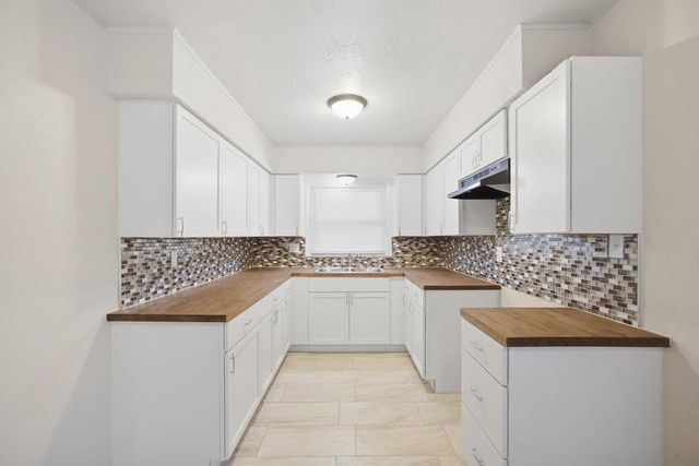 10325 W Silver Spring DRIVE, Milwaukee, WI 53223