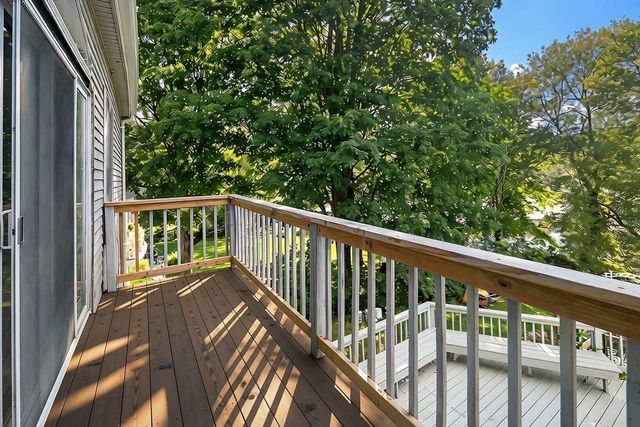 10 Pond View Ln, Ashland, MA 01721
