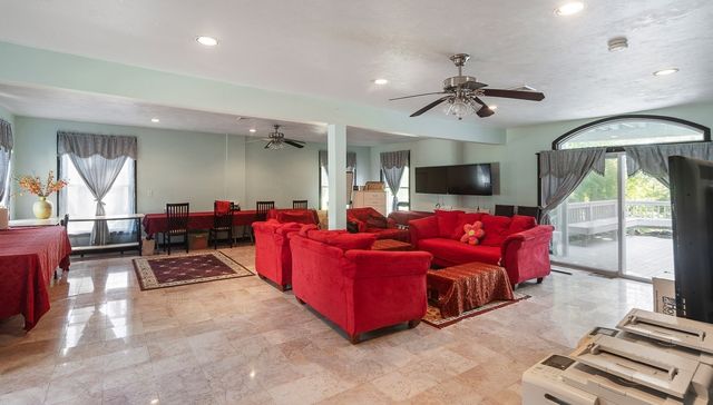10 Pond View Ln, Ashland, MA 01721