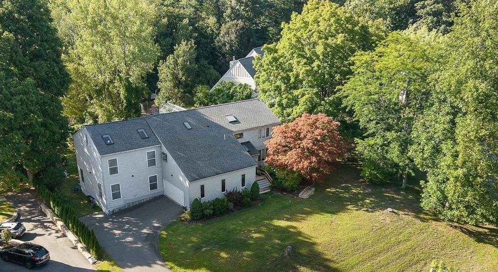 10 Pond View Ln, Ashland, MA 01721