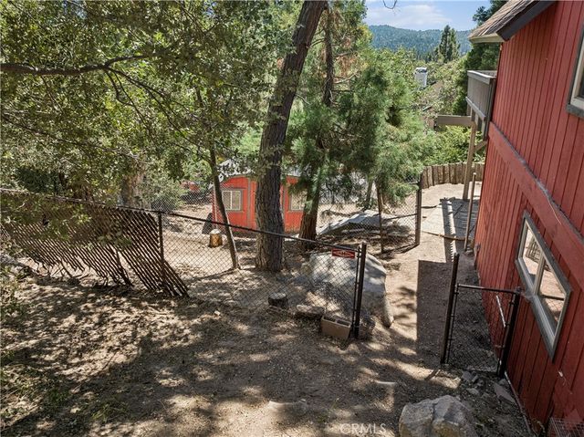 27711 Alpen, Lake Arrowhead, CA 92352