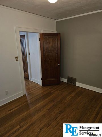 4623 pacific Street, Omaha, NE 68106