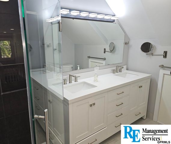 4623 pacific Street, Omaha, NE 68106