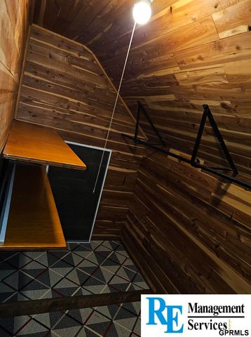 4623 pacific Street, Omaha, NE 68106