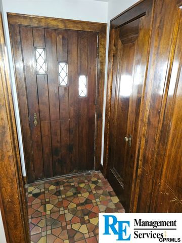 4623 pacific Street, Omaha, NE 68106