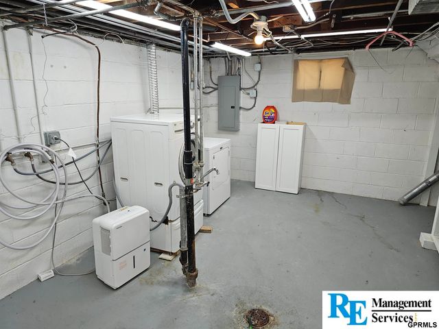 4623 pacific Street, Omaha, NE 68106