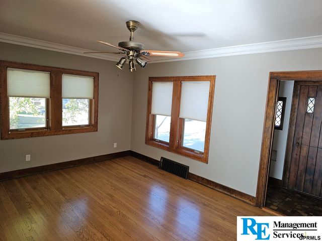 4623 pacific Street, Omaha, NE 68106