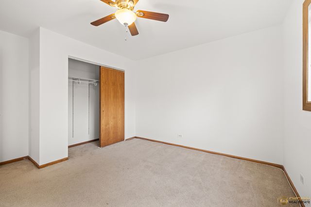 26235 N Acorn Lane, Mundelein, IL 60060