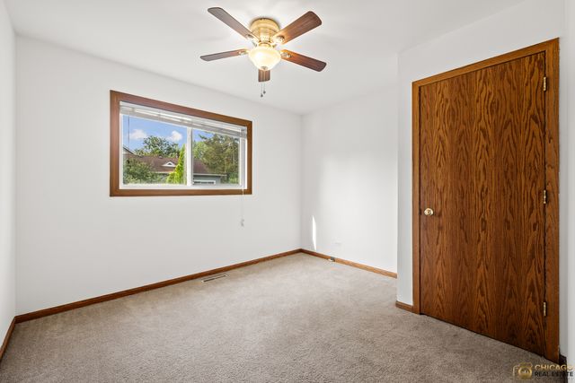 26235 N Acorn Lane, Mundelein, IL 60060