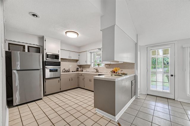 5114 Beechnut Street, Houston, TX 77096