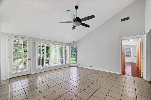5114 Beechnut Street, Houston, TX 77096