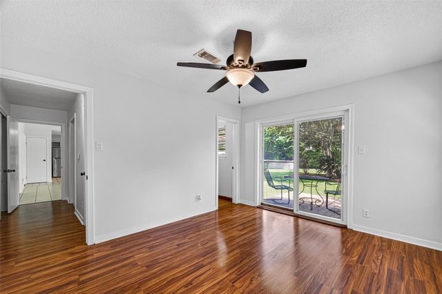 5114 Beechnut Street, Houston, TX 77096