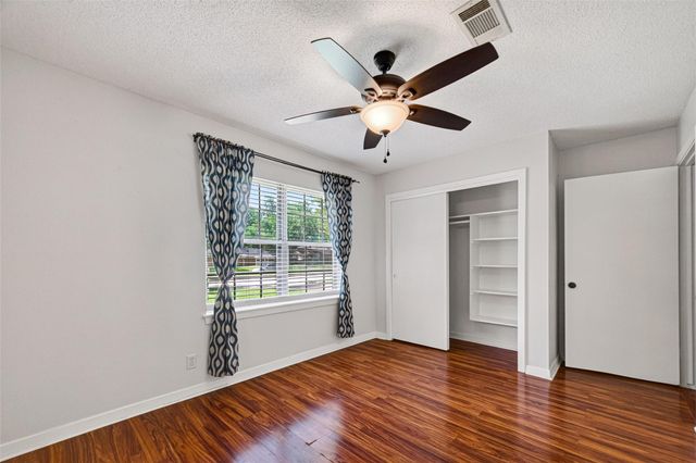 5114 Beechnut Street, Houston, TX 77096