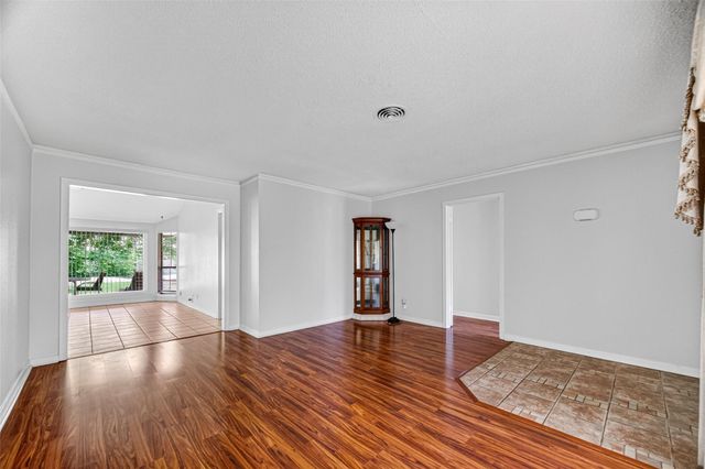 5114 Beechnut Street, Houston, TX 77096