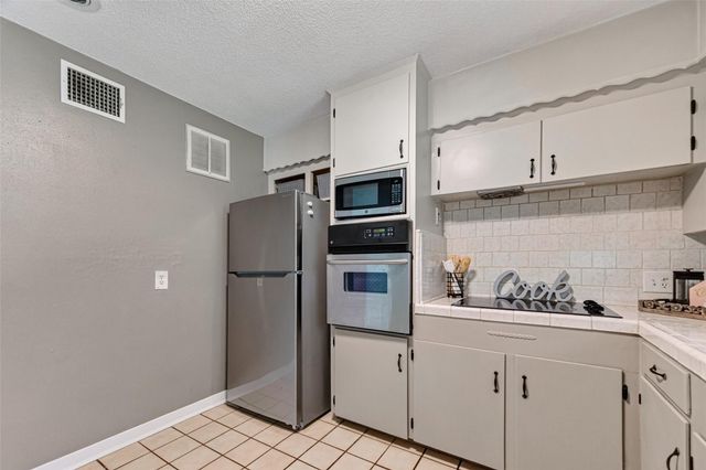 5114 Beechnut Street, Houston, TX 77096