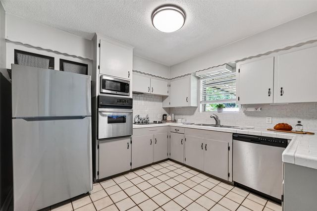 5114 Beechnut Street, Houston, TX 77096