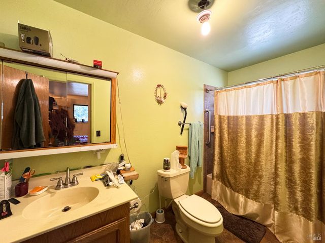 4400 Lake Ridge Dr, Ukiah, CA 95482