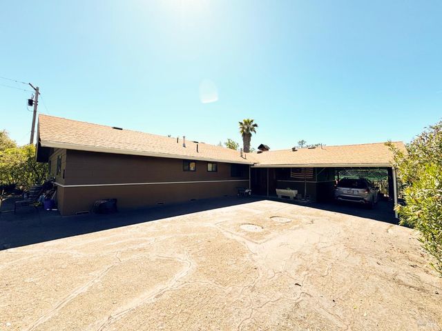 4400 Lake Ridge Dr, Ukiah, CA 95482