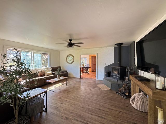 4400 Lake Ridge Dr, Ukiah, CA 95482