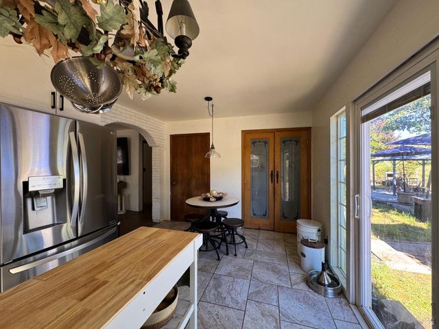 4400 Lake Ridge Dr, Ukiah, CA 95482