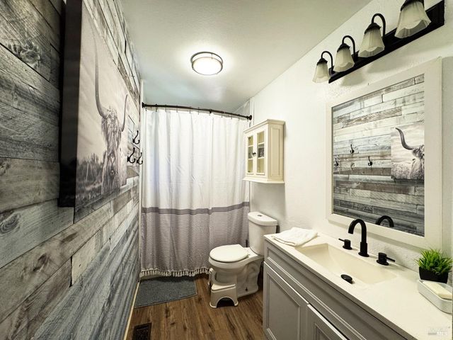 4400 Lake Ridge Dr, Ukiah, CA 95482