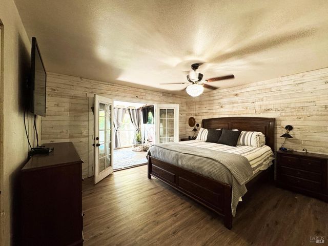 4400 Lake Ridge Dr, Ukiah, CA 95482