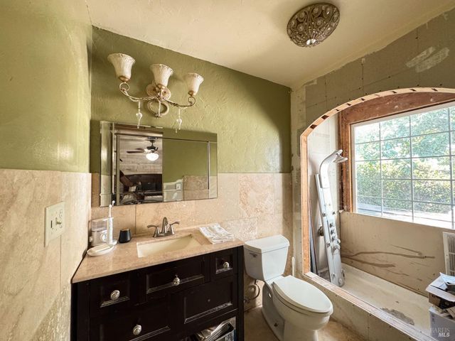 4400 Lake Ridge Dr, Ukiah, CA 95482