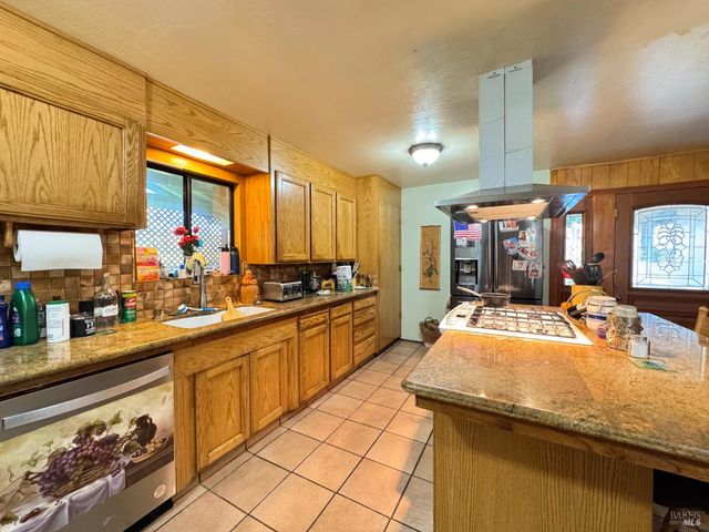 4400 Lake Ridge Dr, Ukiah, CA 95482