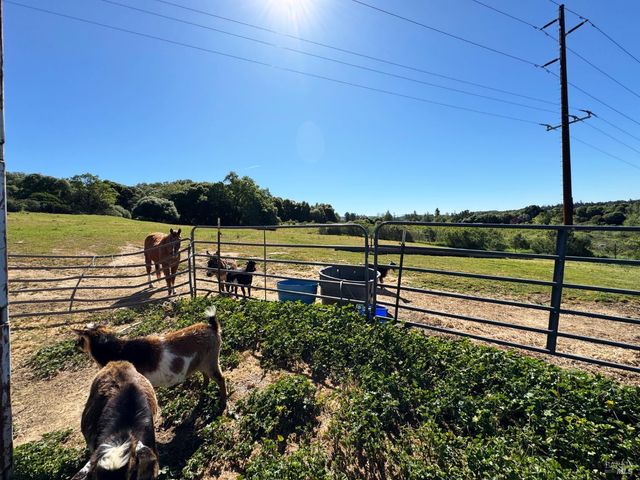 4400 Lake Ridge Dr, Ukiah, CA 95482