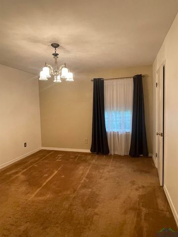 201 MOCKINGBIRD LN, Longview, TX 75601