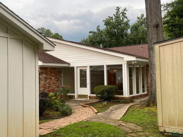 201 MOCKINGBIRD LN, Longview, TX 75601