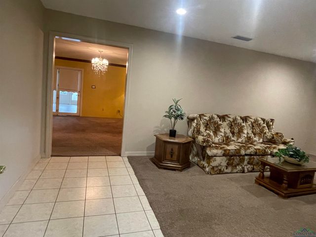 201 MOCKINGBIRD LN, Longview, TX 75601