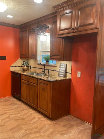201 MOCKINGBIRD LN, Longview, TX 75601