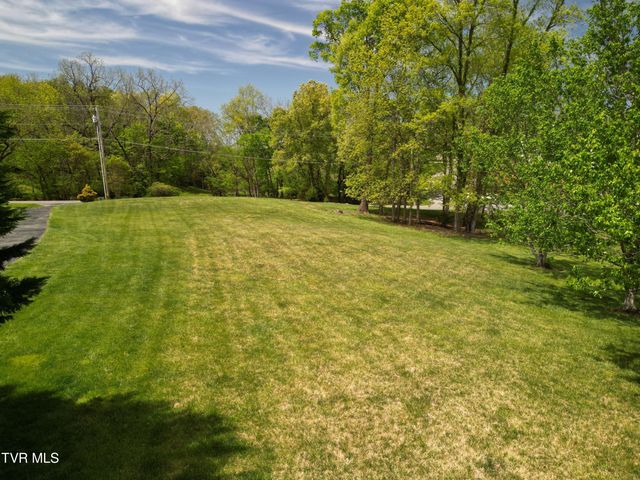 281 Rangewood Road, Piney Flats, TN 37686