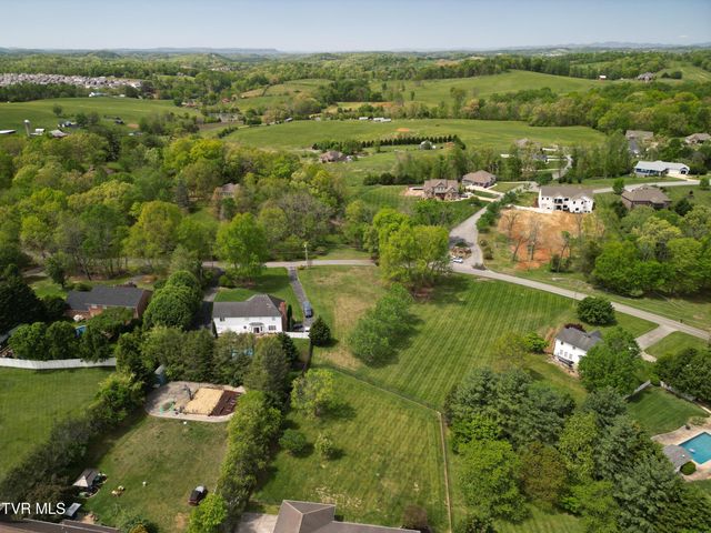 281 Rangewood Road, Piney Flats, TN 37686