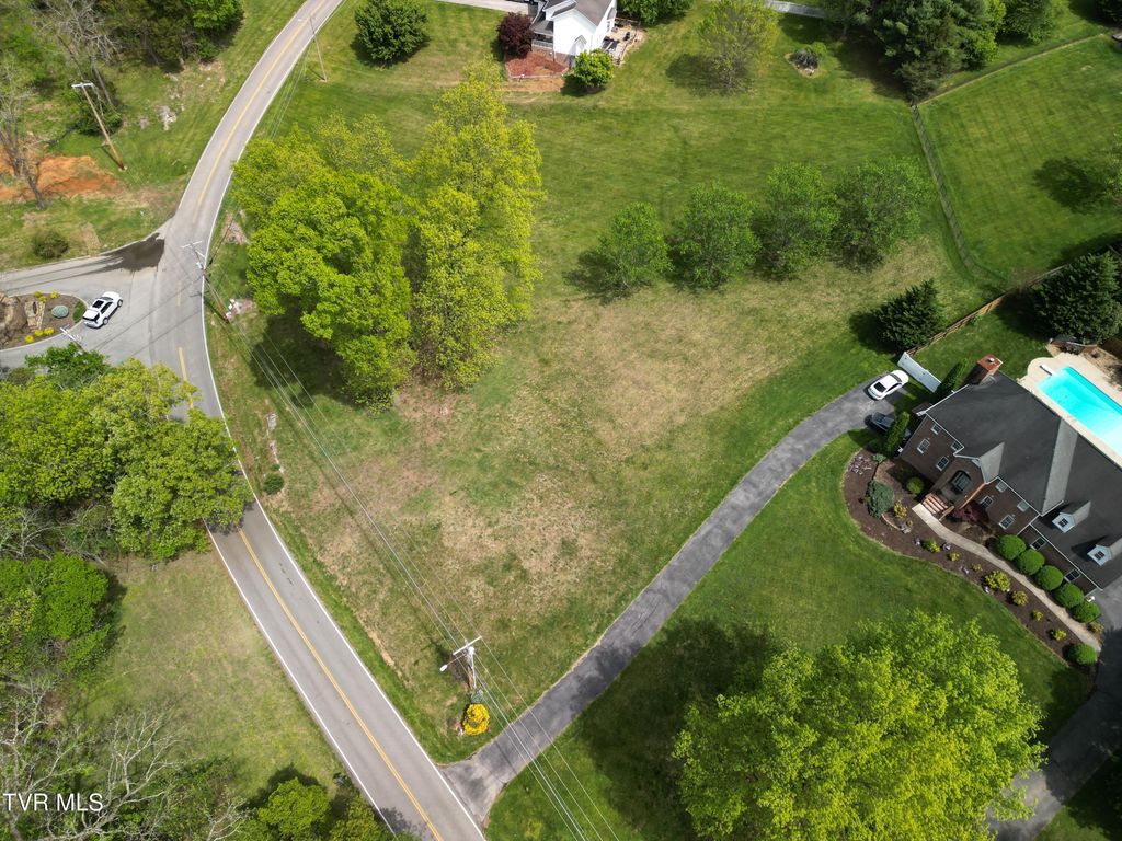 281 Rangewood Road, Piney Flats, TN 37686