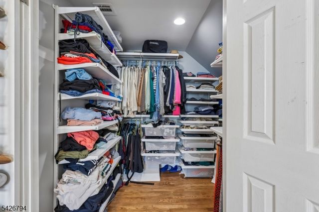 14 Dorset Dr, Kenilworth Boro, NJ 07033