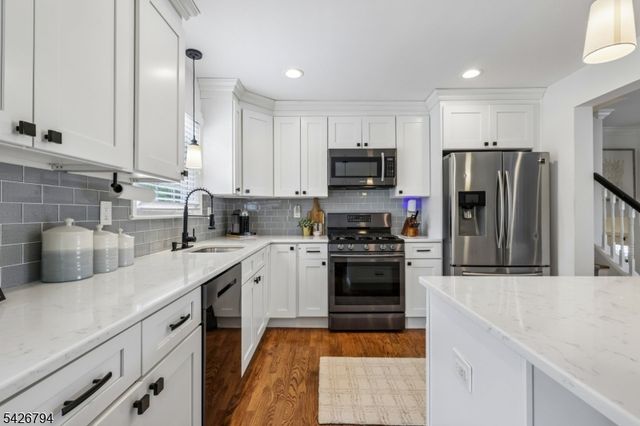 14 Dorset Dr, Kenilworth Boro, NJ 07033