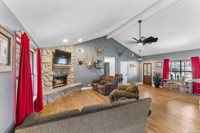 213 RANGER DR, Boerne, TX 78006